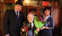 Юбилейную медаль вручили ветерану Великой Отечественной войны Морозовой Марии Григорьевне