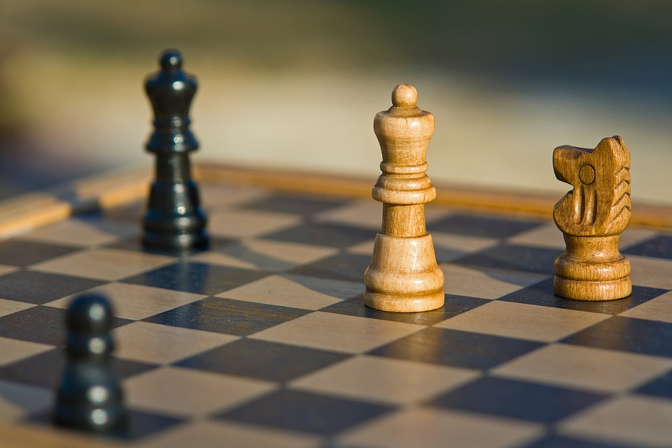 Образовательная площадка «Родники» приглашает поиграть в шахматы