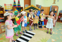В детском саду «Сказка» прошла тематическая неделя «Веселый светофор»